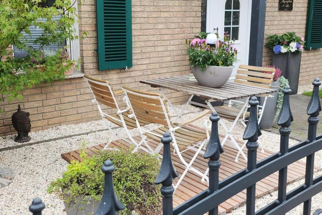 A La Maison Bielefeld City Nah Exterior foto